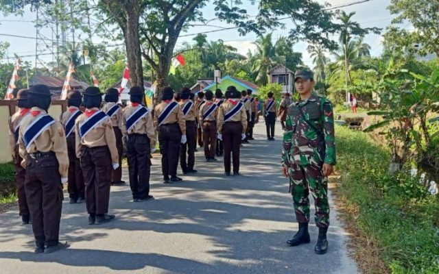 Forkopimcam MHS dan Danramil 1015-01/MHS Lepas Peserta Gerak Jalan