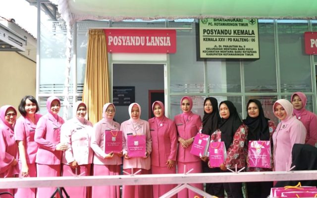 Luar Biasa! Ketua Bhayangkari Daerah Kalteng Resmikan Posyandu Lansia Pengurus Cabang Kotim