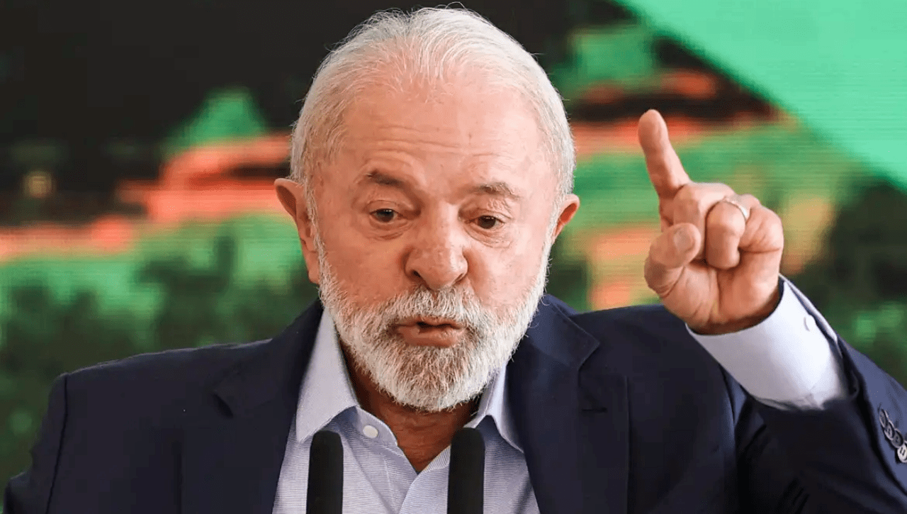 Leia mais sobre o artigo Lula acusa deputado e provoca Jair Bolsonaro: “Tome cuidado”