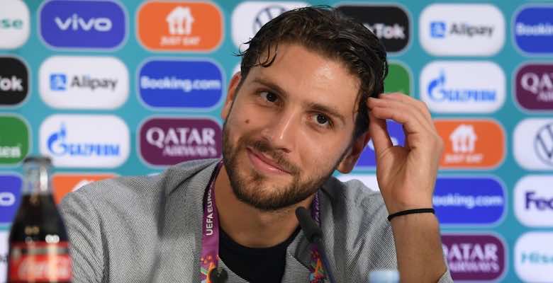 لكرة القدم (ويفا) حارس مرمى منتخب إيطاليا كأفضل لاعب في كأس الأمم القارية التي أحرزت إيطاليا لقبها. Ø¨ÙØ¯Ø±Ù ÙÙÙÙØ§ØªÙÙÙ ÙØ¢Ø®Ø±ÙÙ..Ø£Ø¨Ø±Ø² 10 ÙØ¬ÙÙ ØµØ§Ø¹Ø¯Ø© ÙÙ Ø¨Ø·ÙÙØ© ÙÙØ±Ù