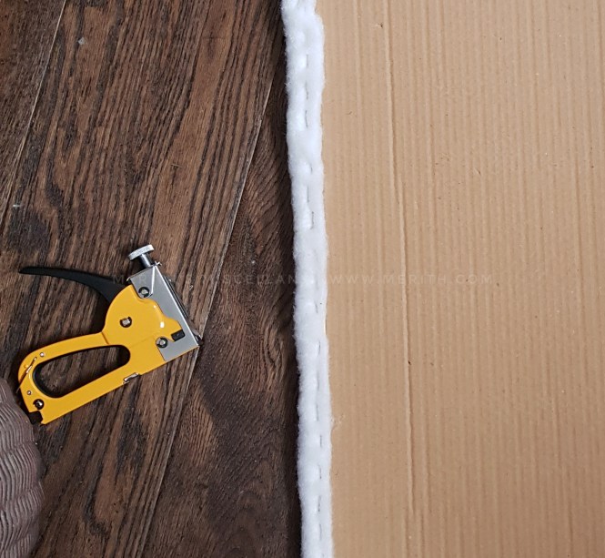 Step by step instructions to make a DIY Ribbon Noticeboard