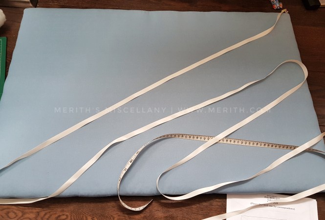 Step by step instructions to make a DIY Ribbon Noticeboard