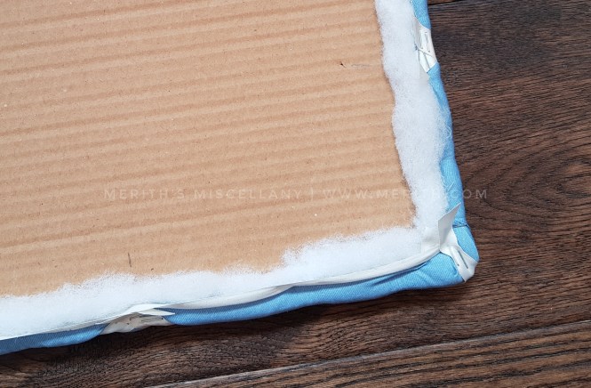 Step by step instructions to make a DIY Ribbon Noticeboard