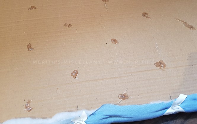 Step by step instructions to make a DIY Ribbon Noticeboard