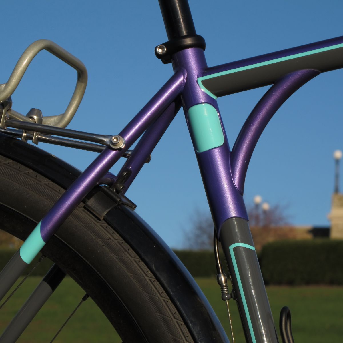 Sean's custom allrounder with internal front derailleur cable routing inside the shoulder arch