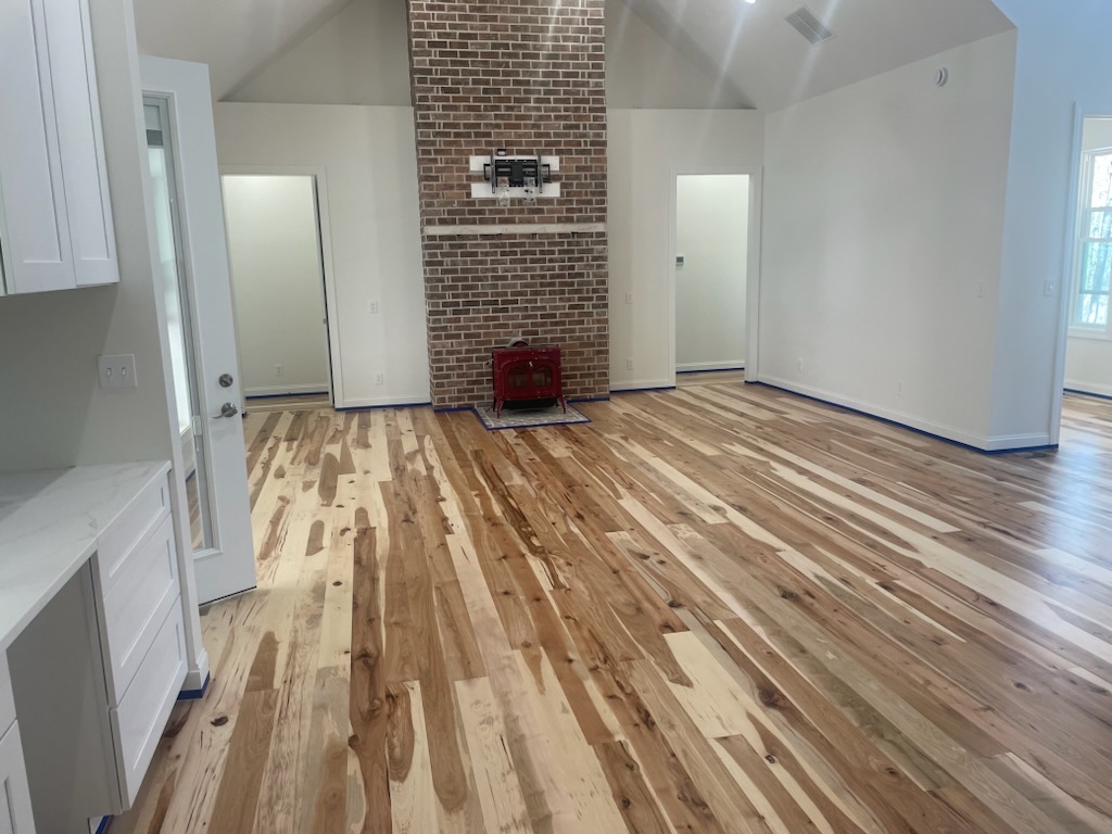 Sawmill turns Hickory logs into Flooring