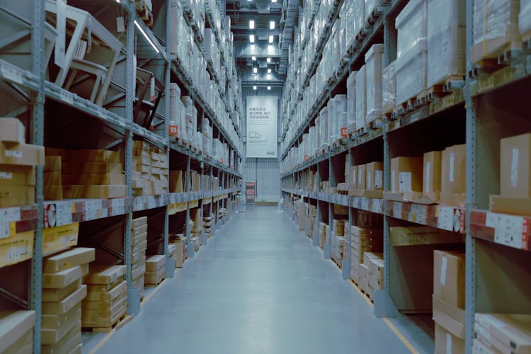 Warehouse shelving for distribution