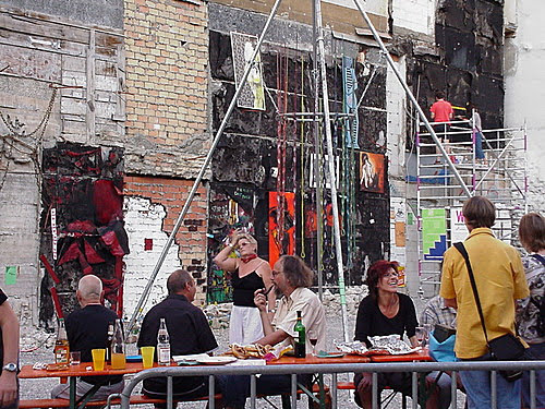 Mirkos Street art Projekt Hohler Zahn ein Ravensburger Tacheles