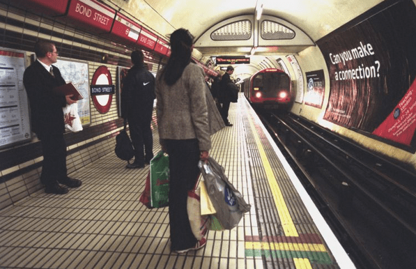 Based on the video, and the other tests they did on shoelace knots, the team says two things happen when a lace comes untied. Tube strike: The 6 stages of transport misery â the bus is