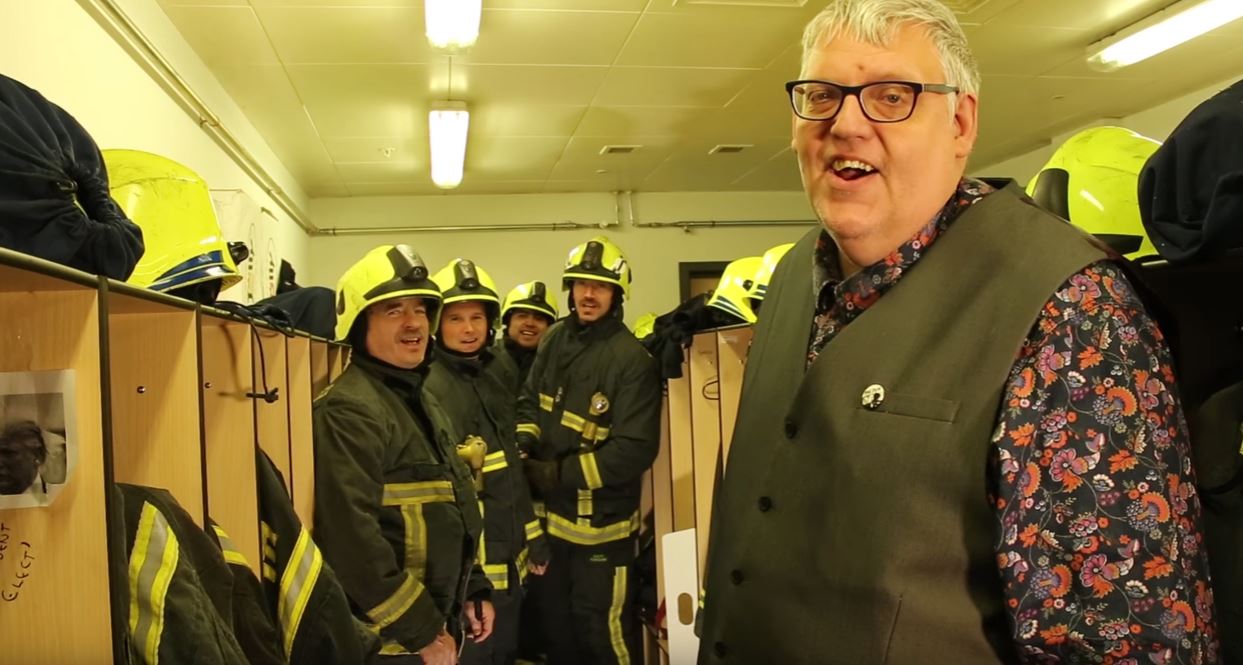 Firefighters Release Song About Chip Pan Fire For Christmas Number One Metro News song about chip pan fire