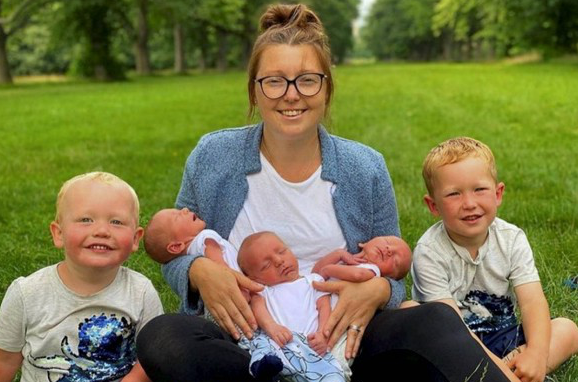 Couple Beat One In 200 Million Odds By Having Identical Triplets Hot - 8K Space Photos for Desktop