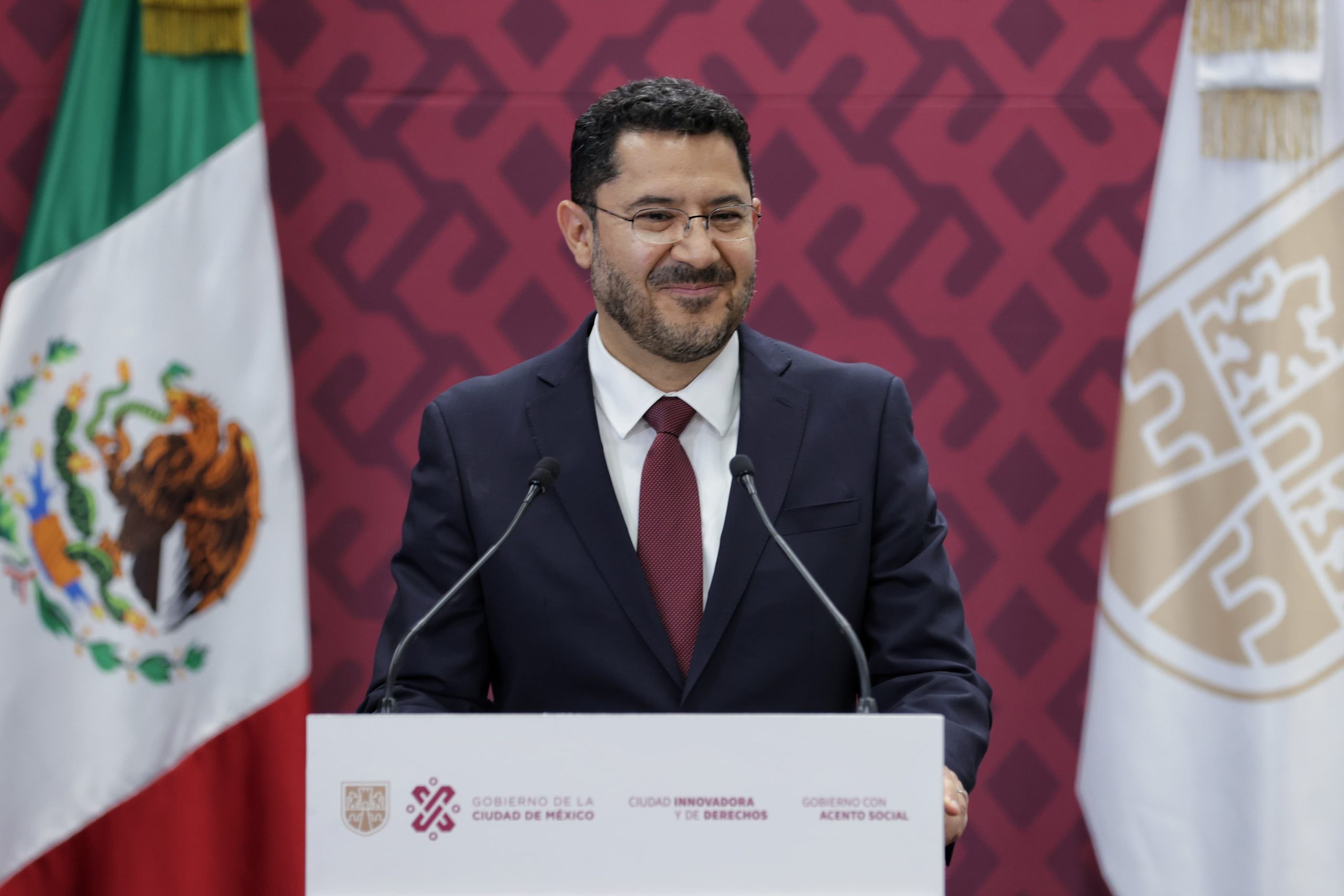 Martí Batres Guadarrama en conferencia de prensa sobre agua contaminada en Benito Juárez
