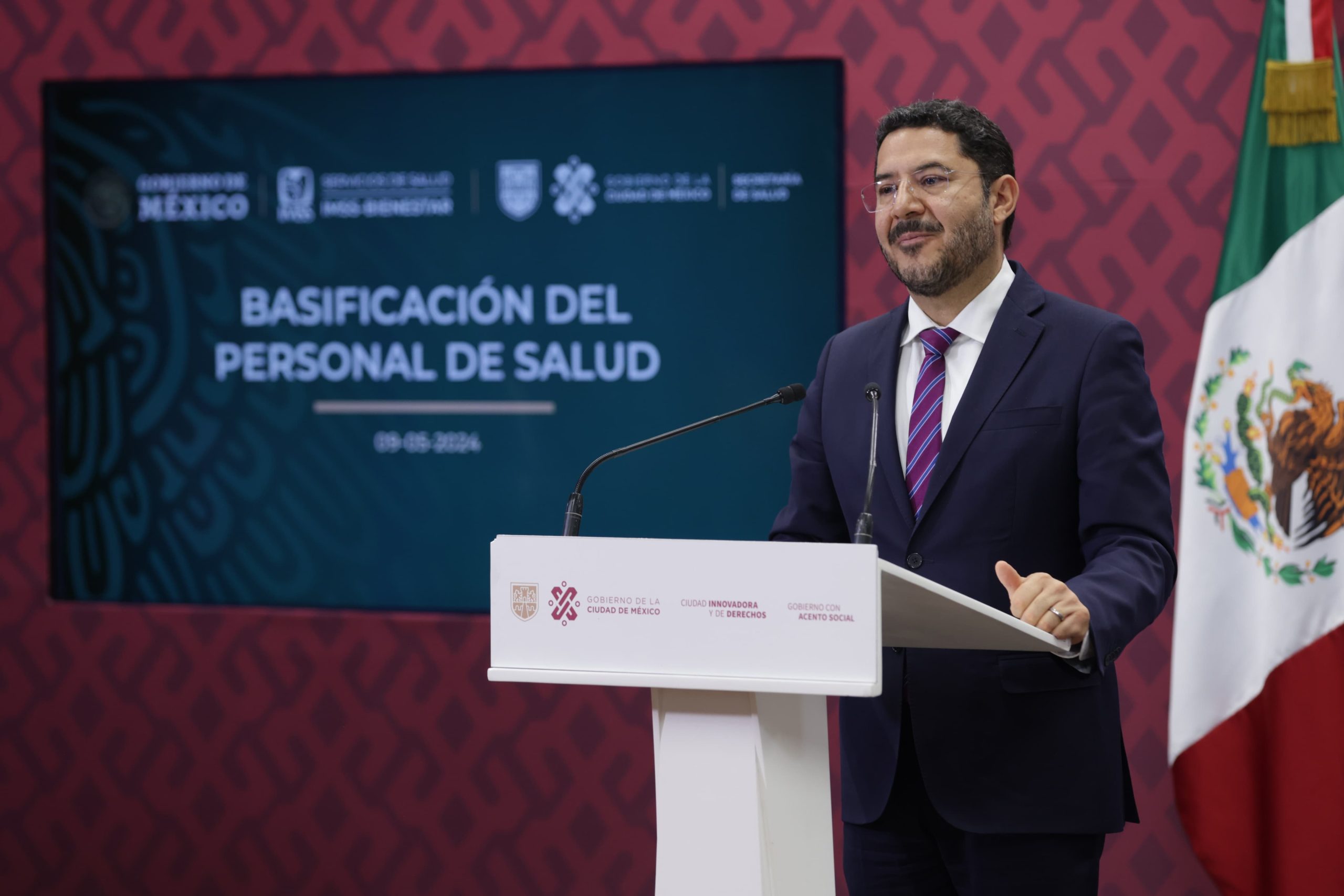 Conferencia Basificación Personal de Salud en CDMX con Martí Batres Guadarrama Jefe de Gobierno CDMX