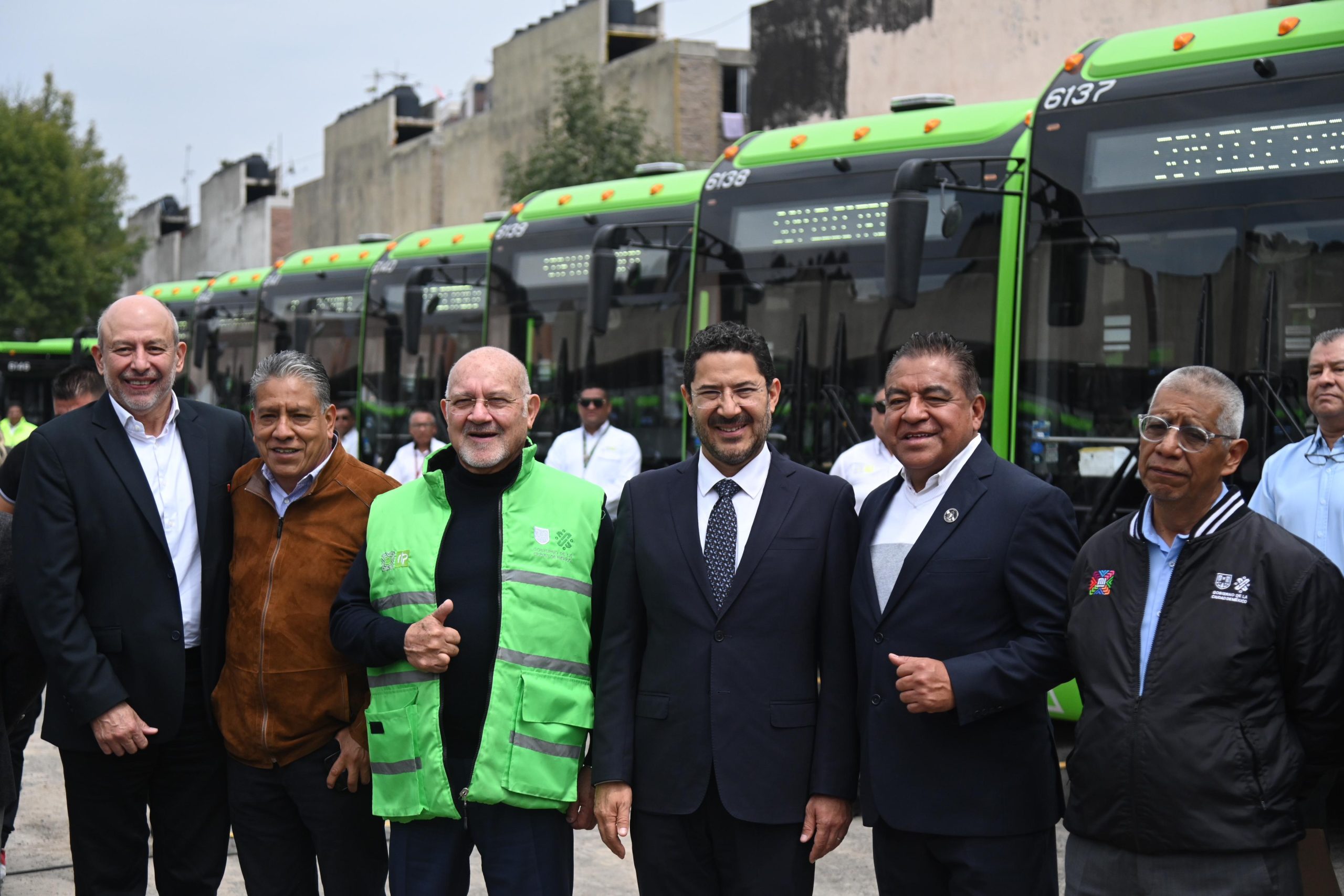 Entregan 50 nuevas unidades eléctricas de RTP para la movilidad de la ciudad de México