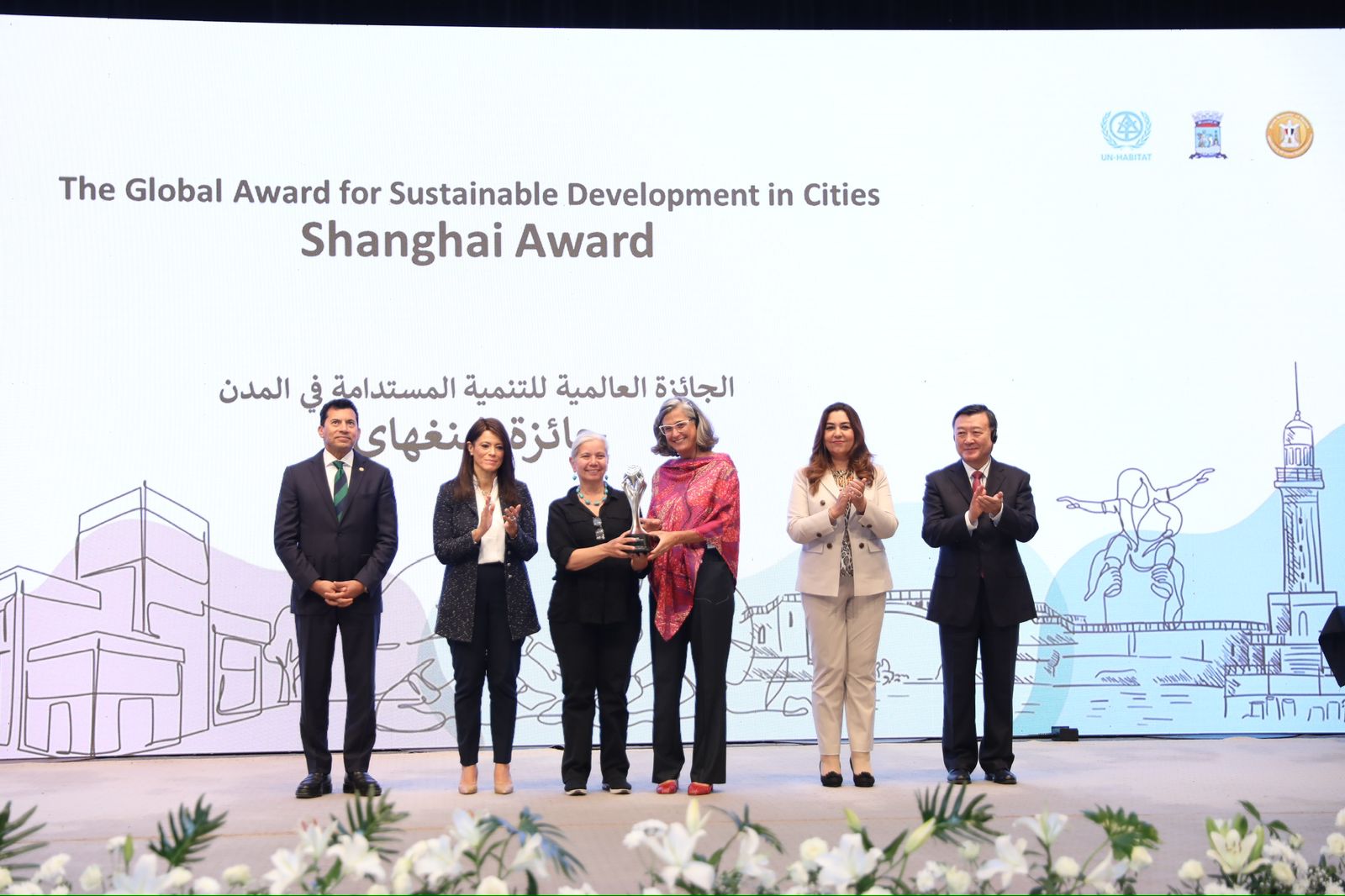 Clara Brugada recibe Premio Global de Shanghái para el Desarrollo Sostenible en las Ciudades
