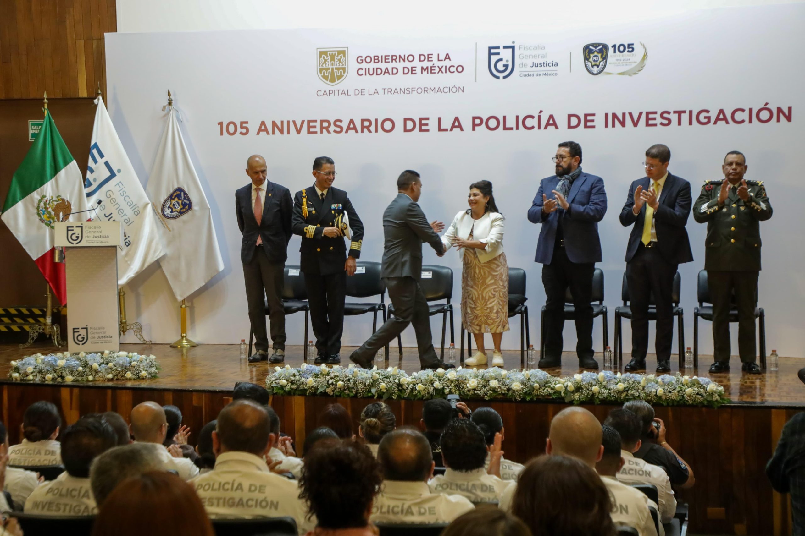 Clara Brugada reconoce a la Policía de Investigación durante su 105 aniversario
