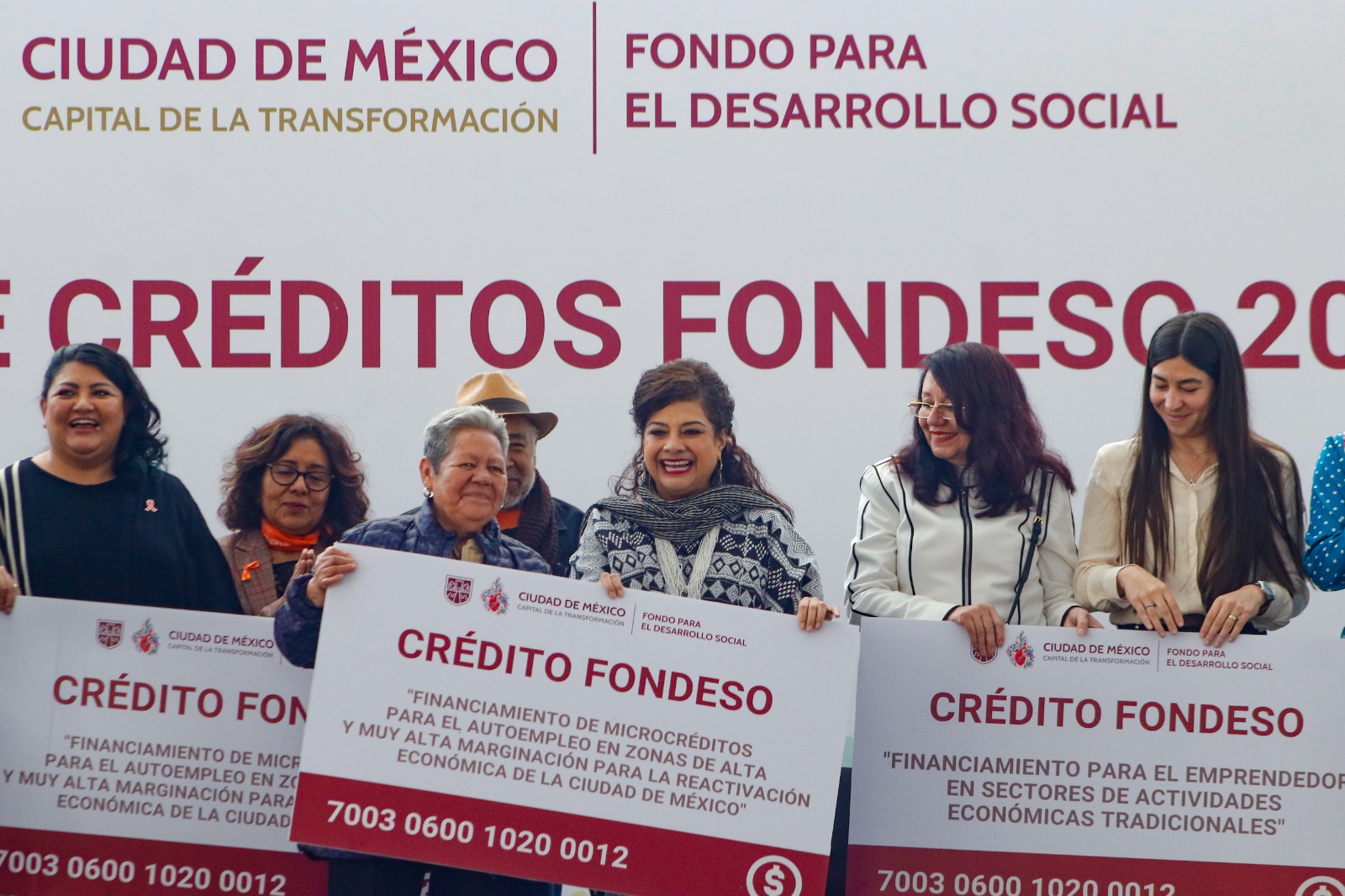Gobierno realiza entrega de créditos FONDESO: Impulsando la economía desde abajo