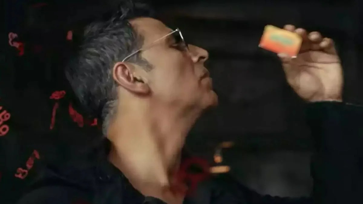 Akshay Kumar appears in a new Vimal advertisement, netizens