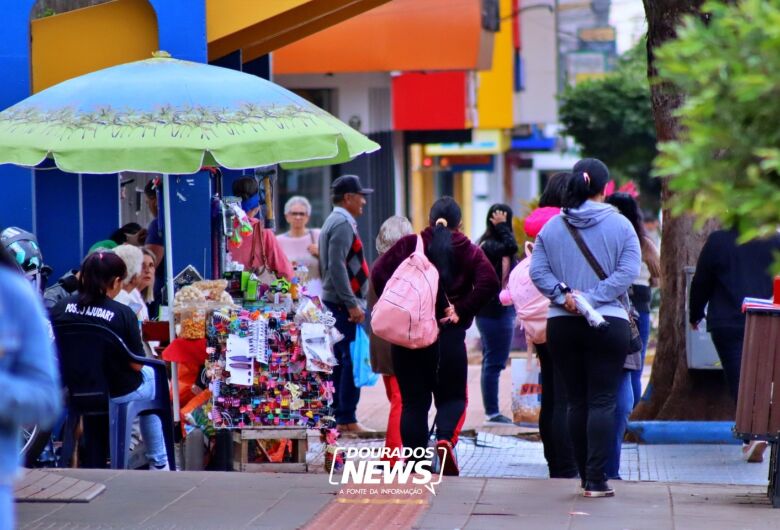 Desemprego até maio cai para 5,6%, o menor já registrado no período