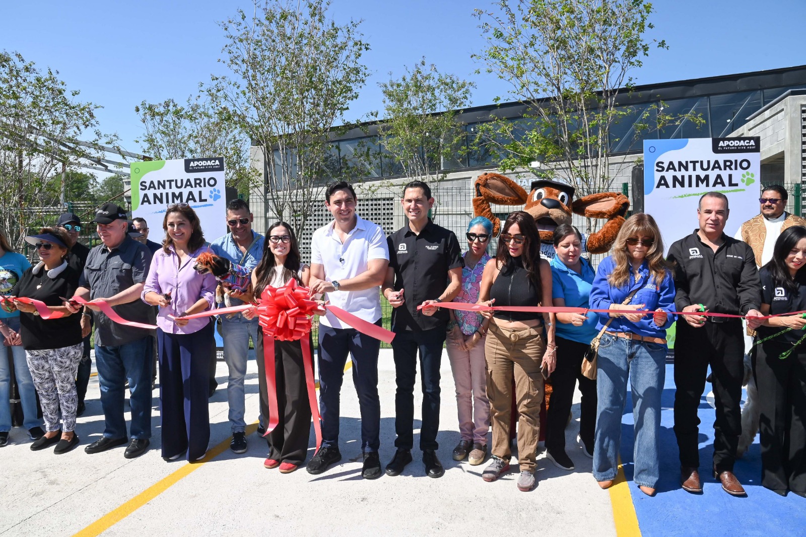 INAUGURA CÉSAR GARZA ARREDONDO SANTUARIO ANIMAL EN APODACA