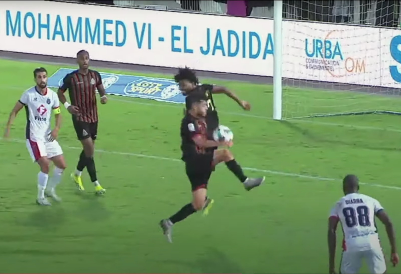 مديرية التحيكم تحسم في صحة ضربة جزاء أولمبيك أسفي أمام الجيش