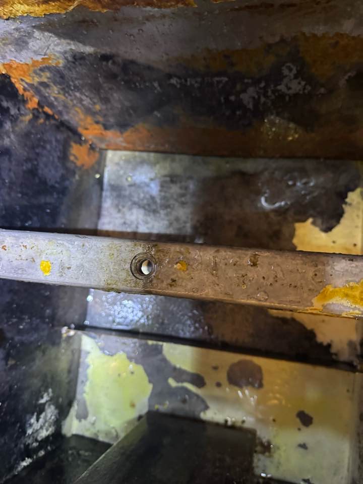Grease trap cleaning in Oakland
