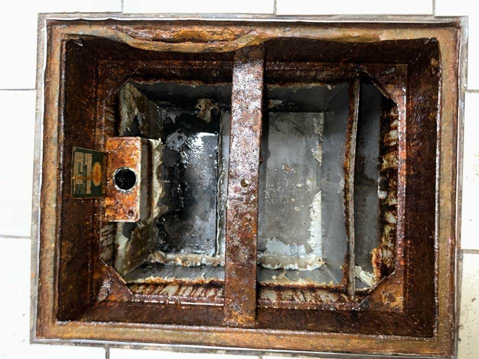 Grease trap cleaning in Pleasanton