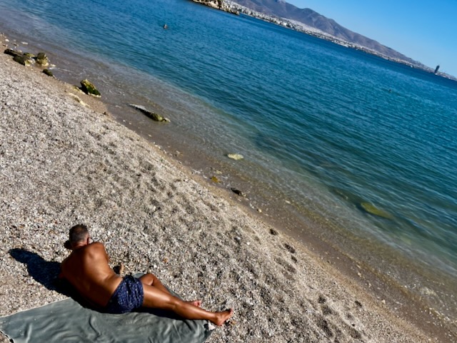 Ein Mann schaut auf das Meer Foto: Markus Hansen