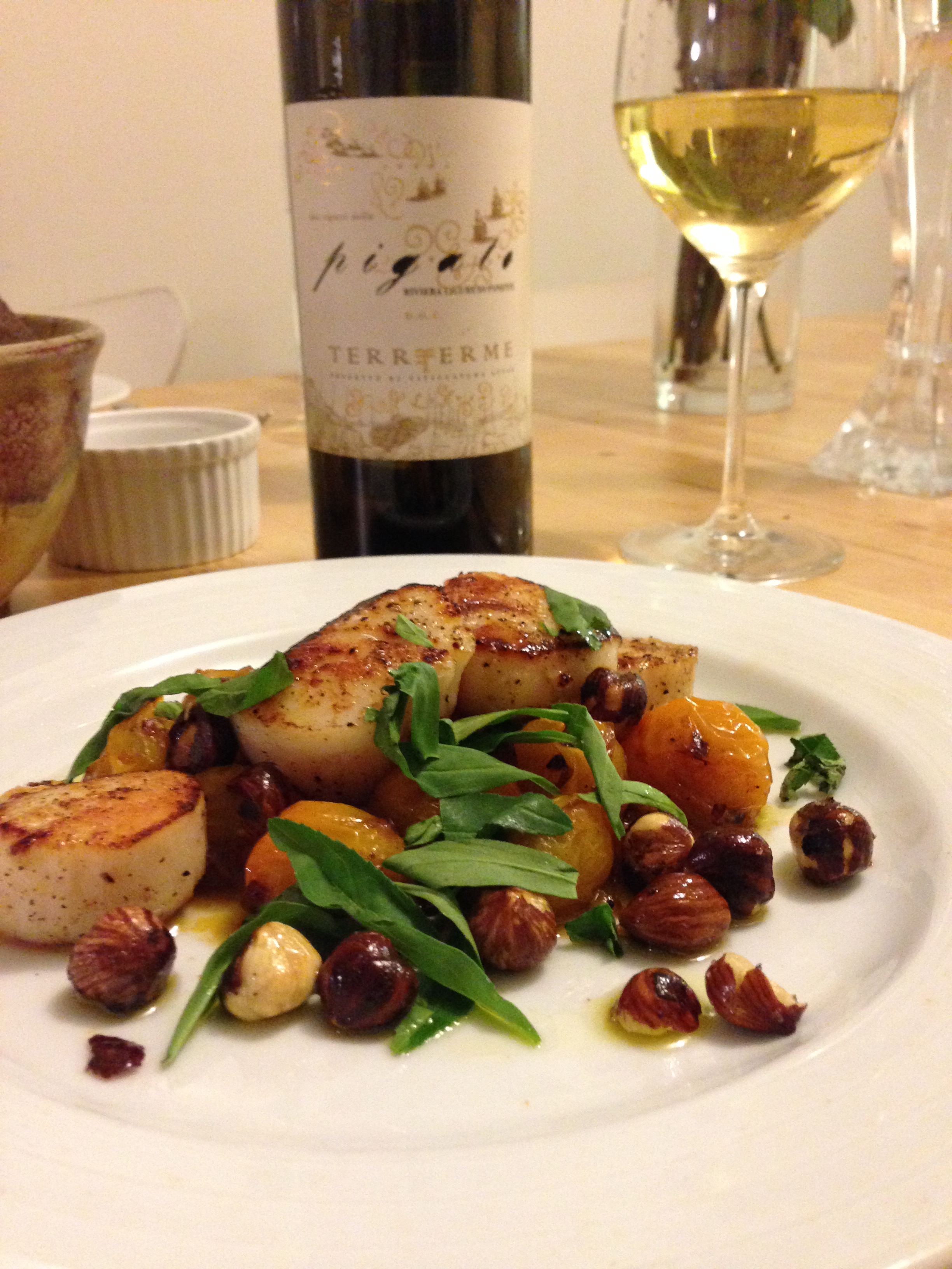 Scallops with hazelnuts