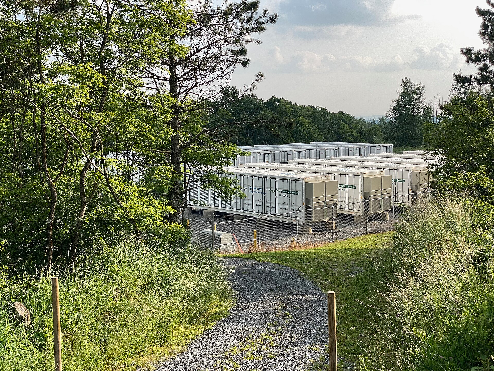 Utility-scale battery energy storage facility representing New Jersey's 645 MW energy storage procurement - New Jersey 645 MW energy storage procurement