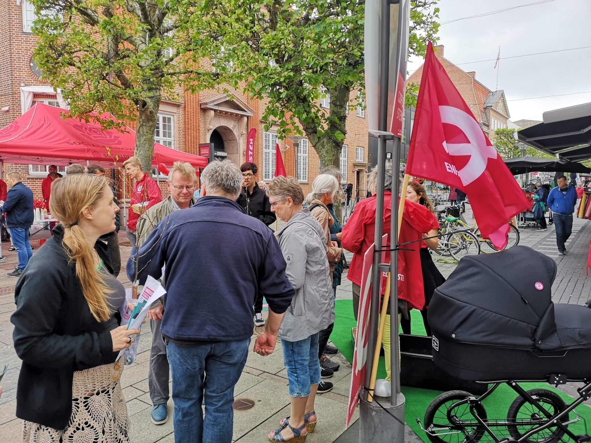 Enhedslisten aktion i gågaden d. 1. juni 2019