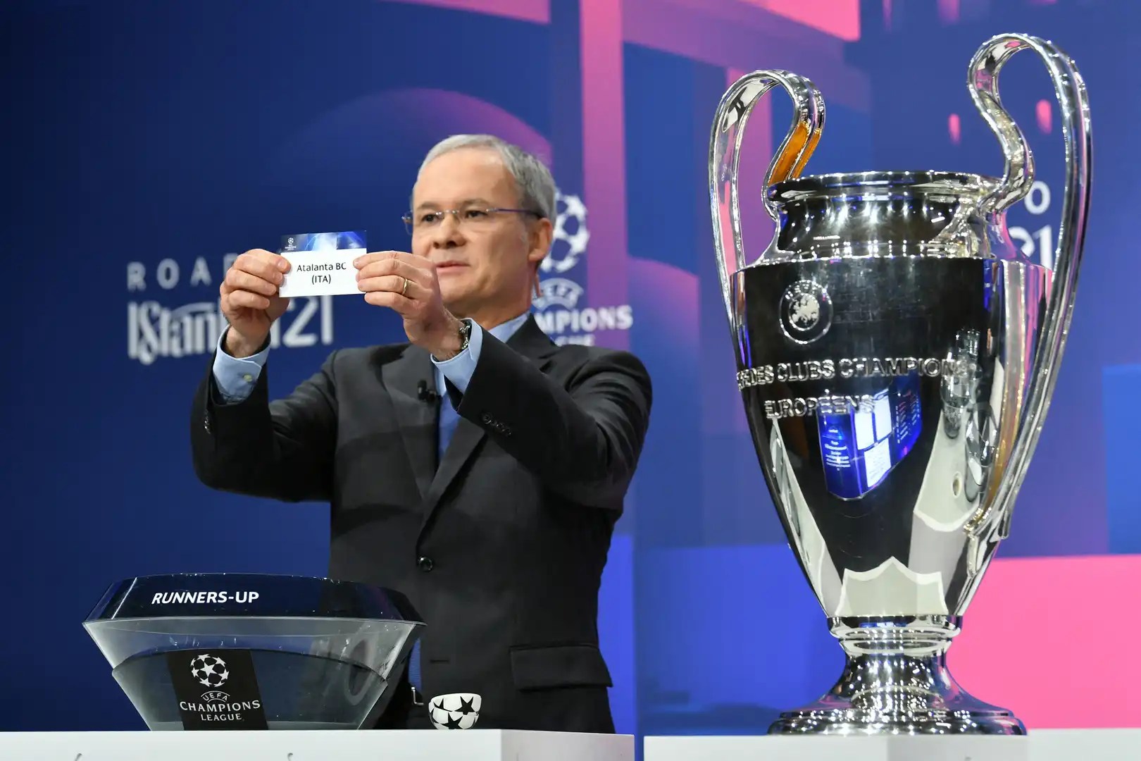 انطلاق قرعة دور الـ16 من دوري أبطال أوروبا في هذا الموعد