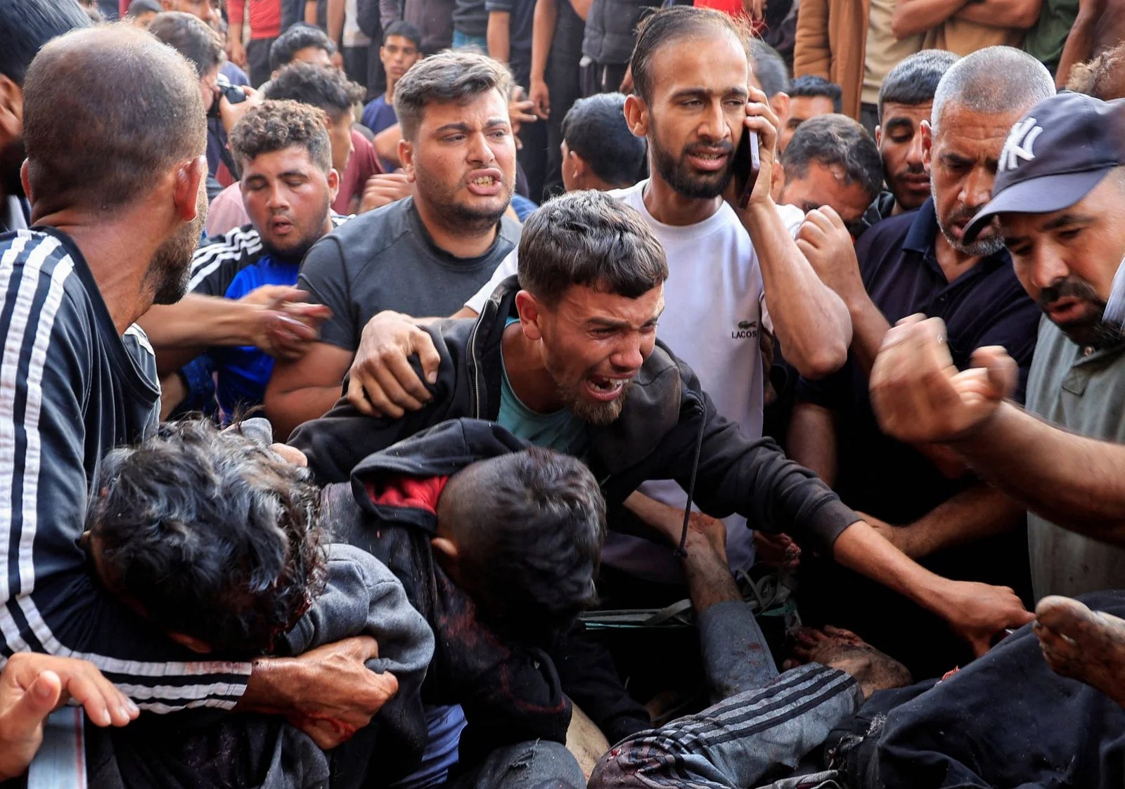غزة تحت النار والجوع.. مجازر جديدة تستهدف المدنيين أمام نقاط الإغاثة