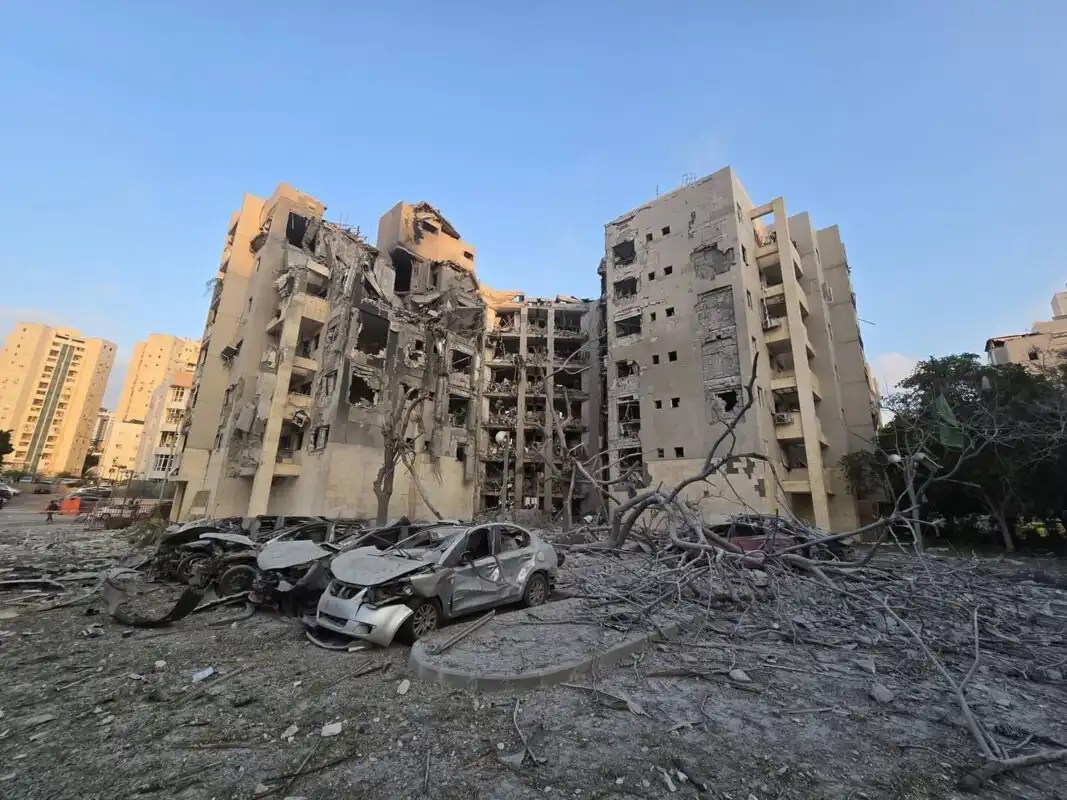 بدء وقف النار بين إيران وإسرائيل وسط ترقب دولي