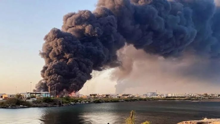 نيران الحوثي تطال المدنيين مجددًا.. تفجير محطة وقود في تعز 