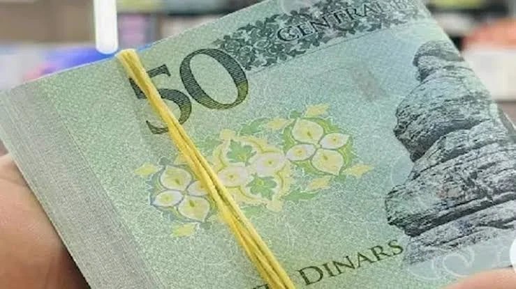 مليارات من العدم.. فضيحة العملة المزوّرة تهز اقتصاد ليبيا