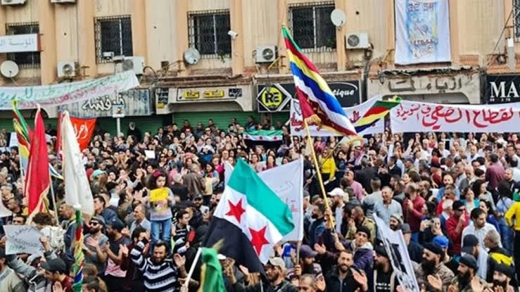 السويداء تنتفض.. مطالبات بتحقيق دولي ودعوات لسحب القوات الحكومية