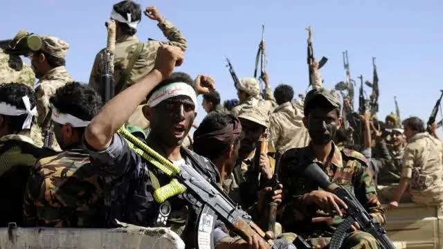 اليمن بين نارين.. عنف سياسي متصاعد وانهيار اقتصادي يهددان الملايين