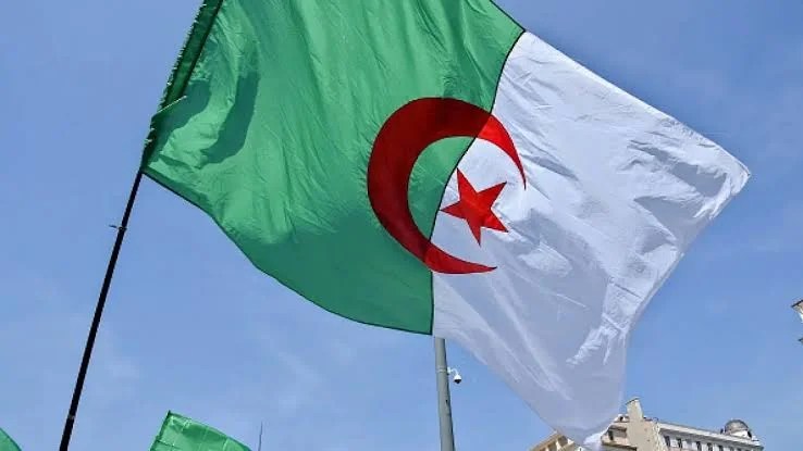 ما سر صعود الجزائر إلى الشريحة العليا اقتصاديًا؟