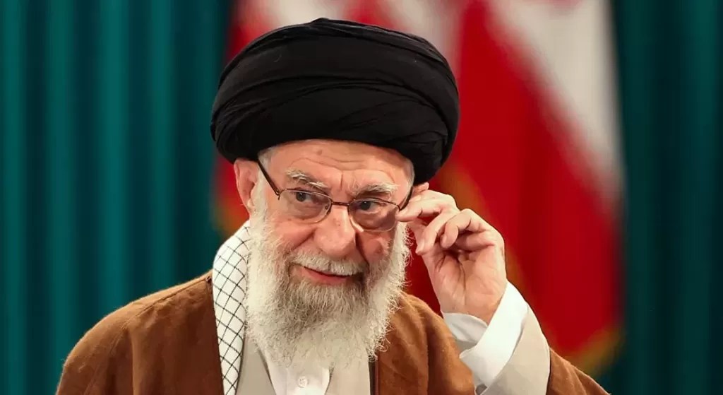 احتجاجات طهران.. هل يستعد خامنئي لسيناريو الهروب إلى موسكو؟