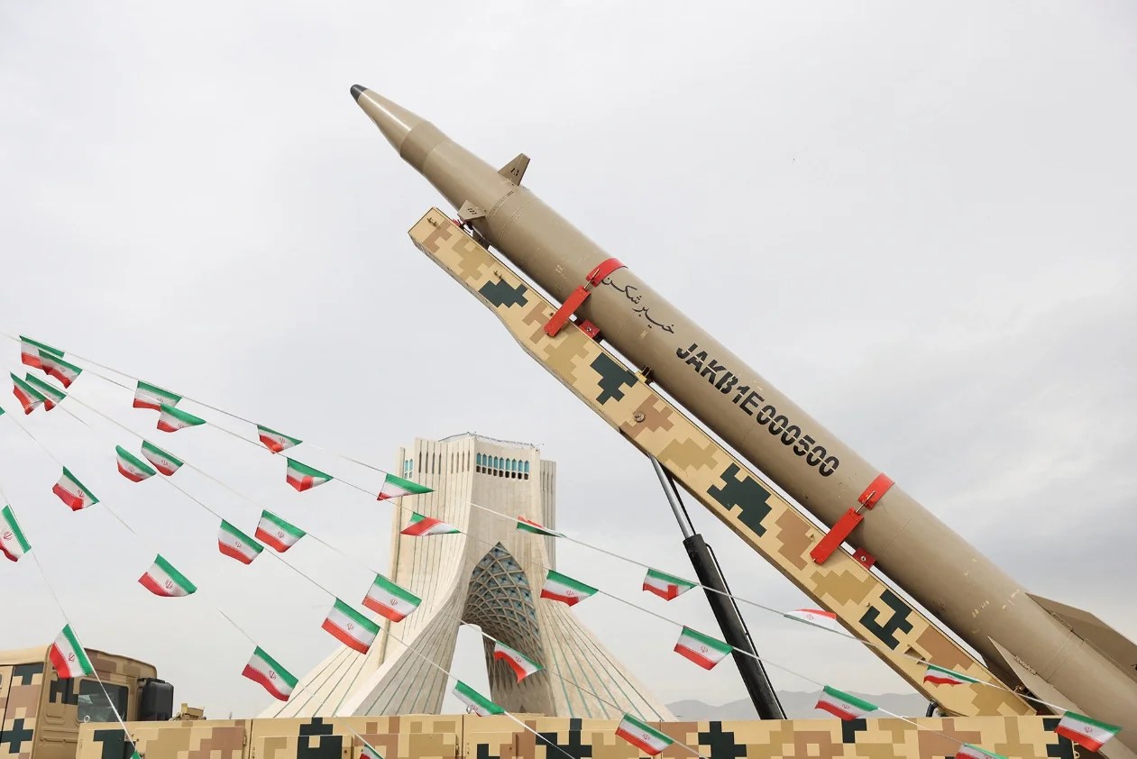خبير عسكري: طهران لم تكشف بعد عن كامل ترسانتها في المواجهة