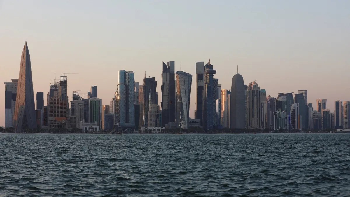 قطر تدين تهديدات الحوثيين للسعودية وترفض حظر الملاحة
