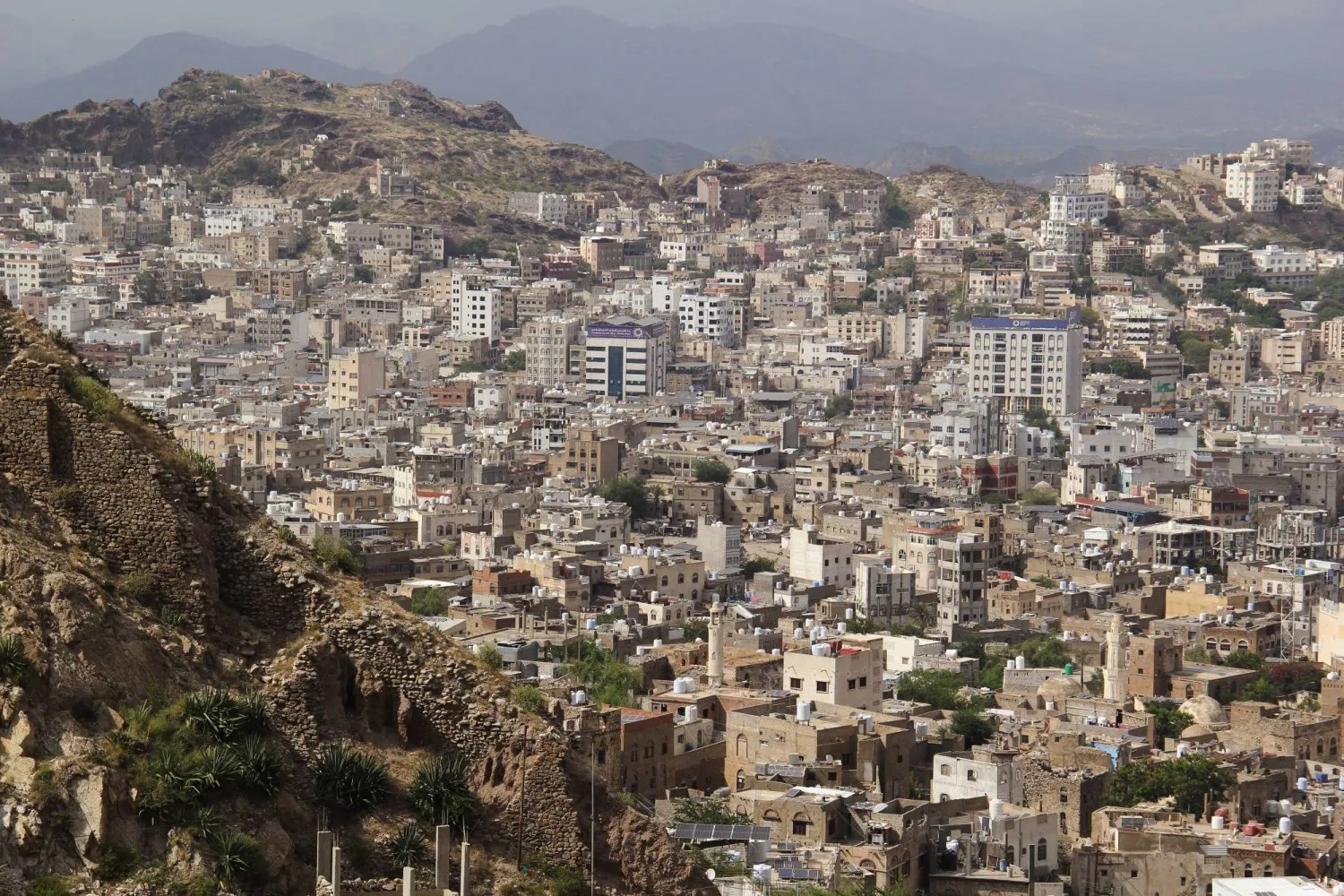 جحيم مأرب وعزل تعز.. تصعيد حوثي غير مسبوق ضد المدنيين