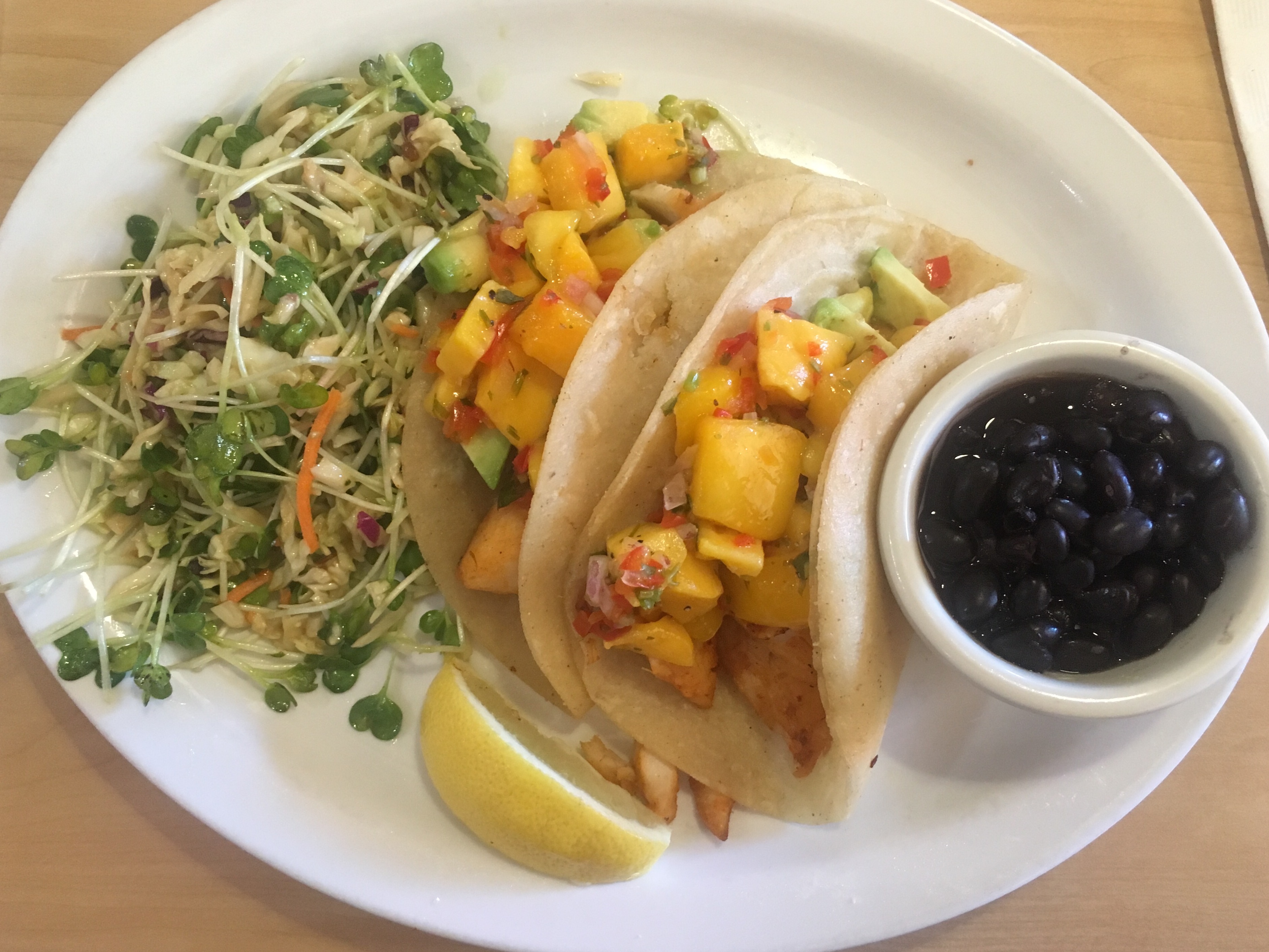 Roadfood ~ The Roadtripper's Companion