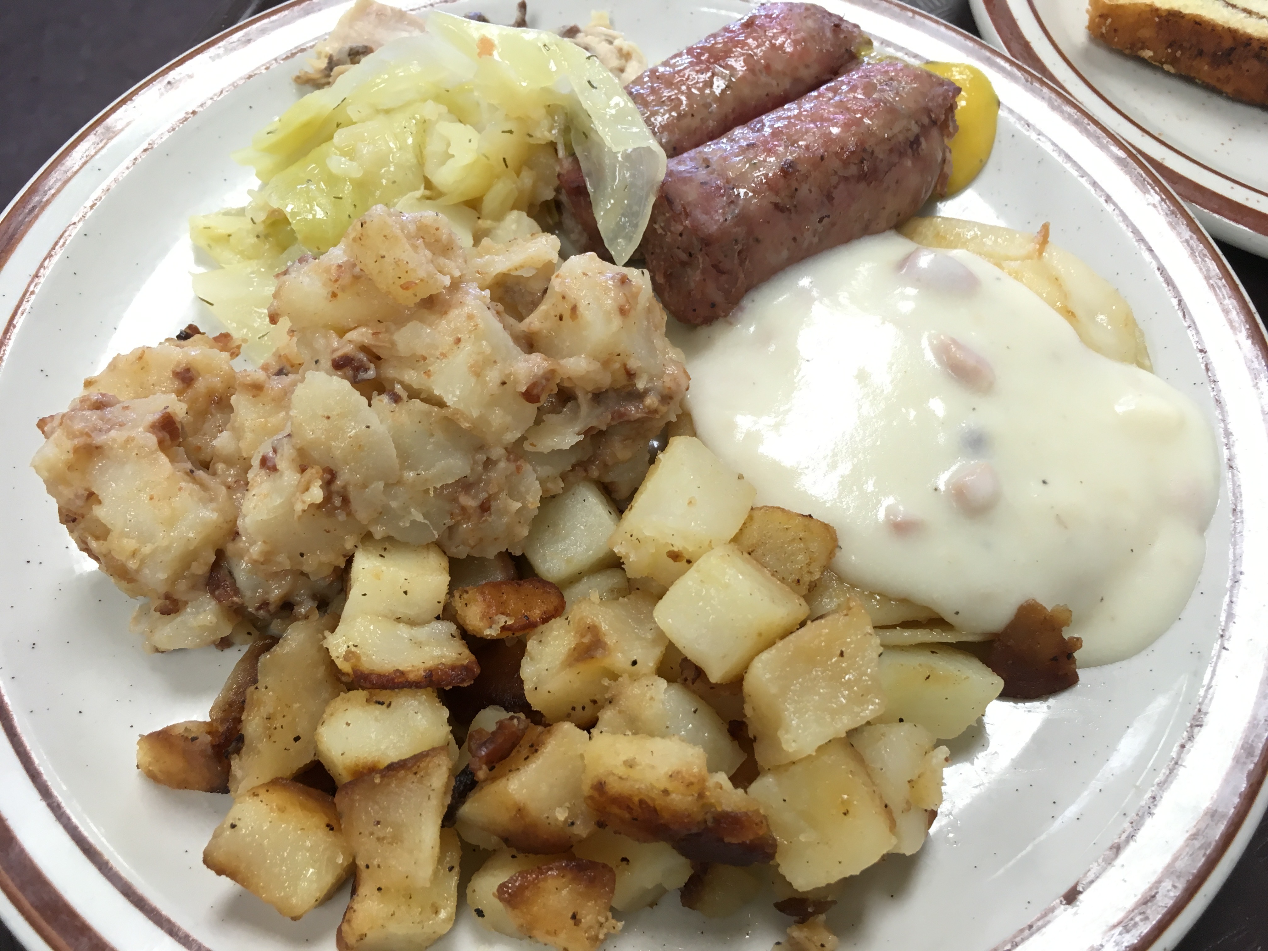 Roadfood ~ The Roadtripper's Companion
