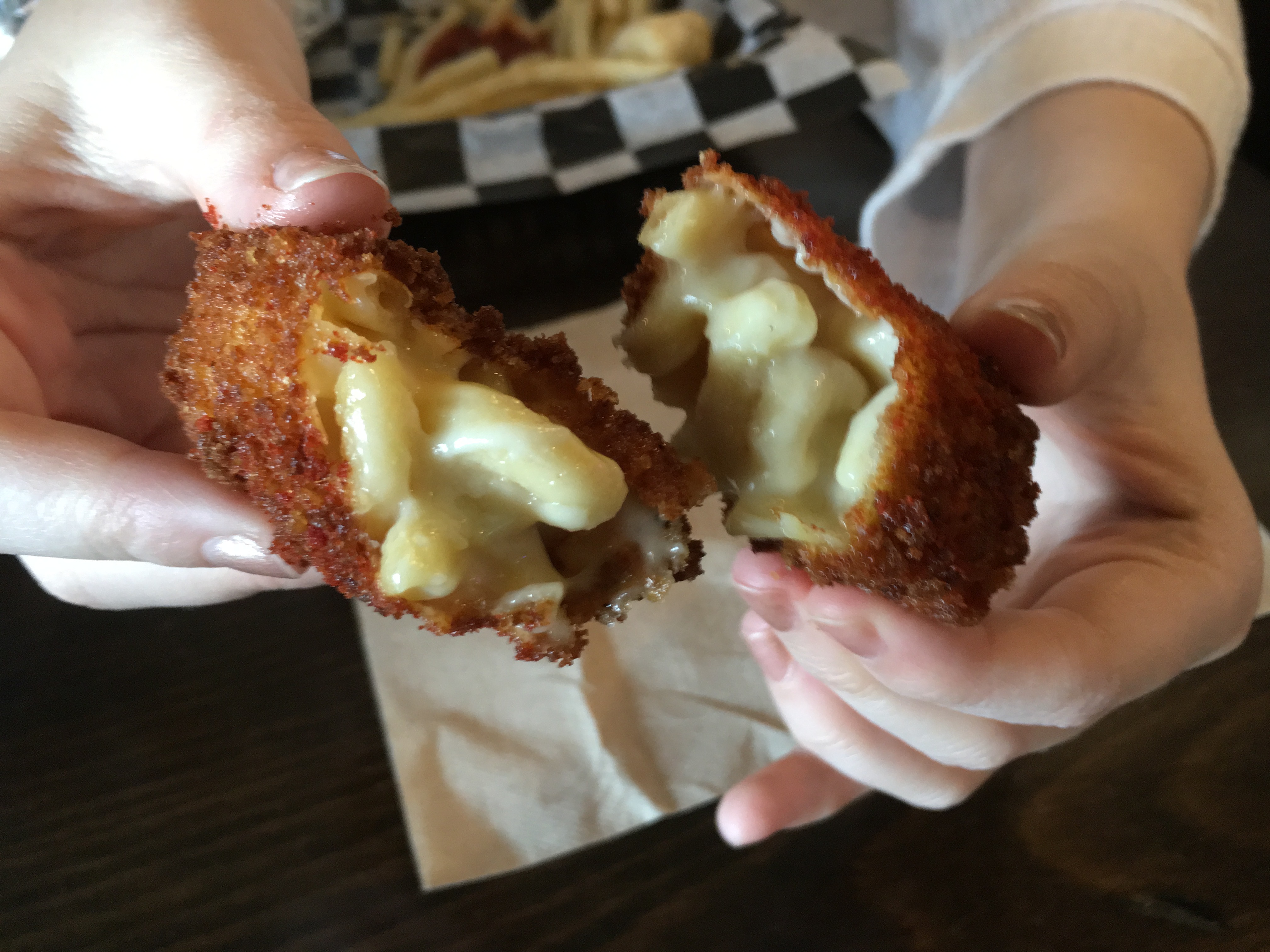 Roadfood ~ The Roadtripper's Companion