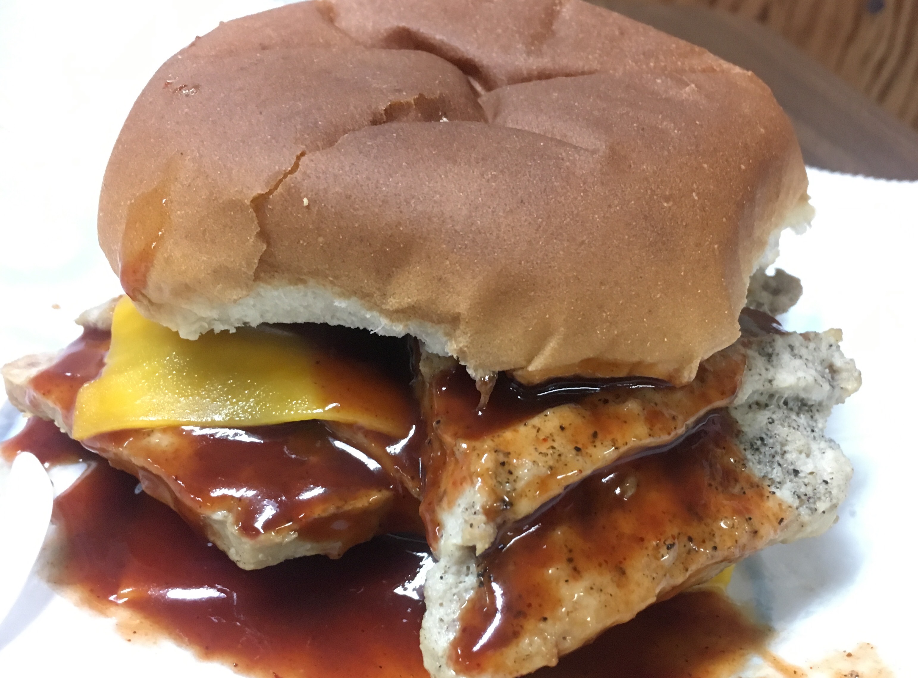 Roadfood ~ The Roadtripper's Companion