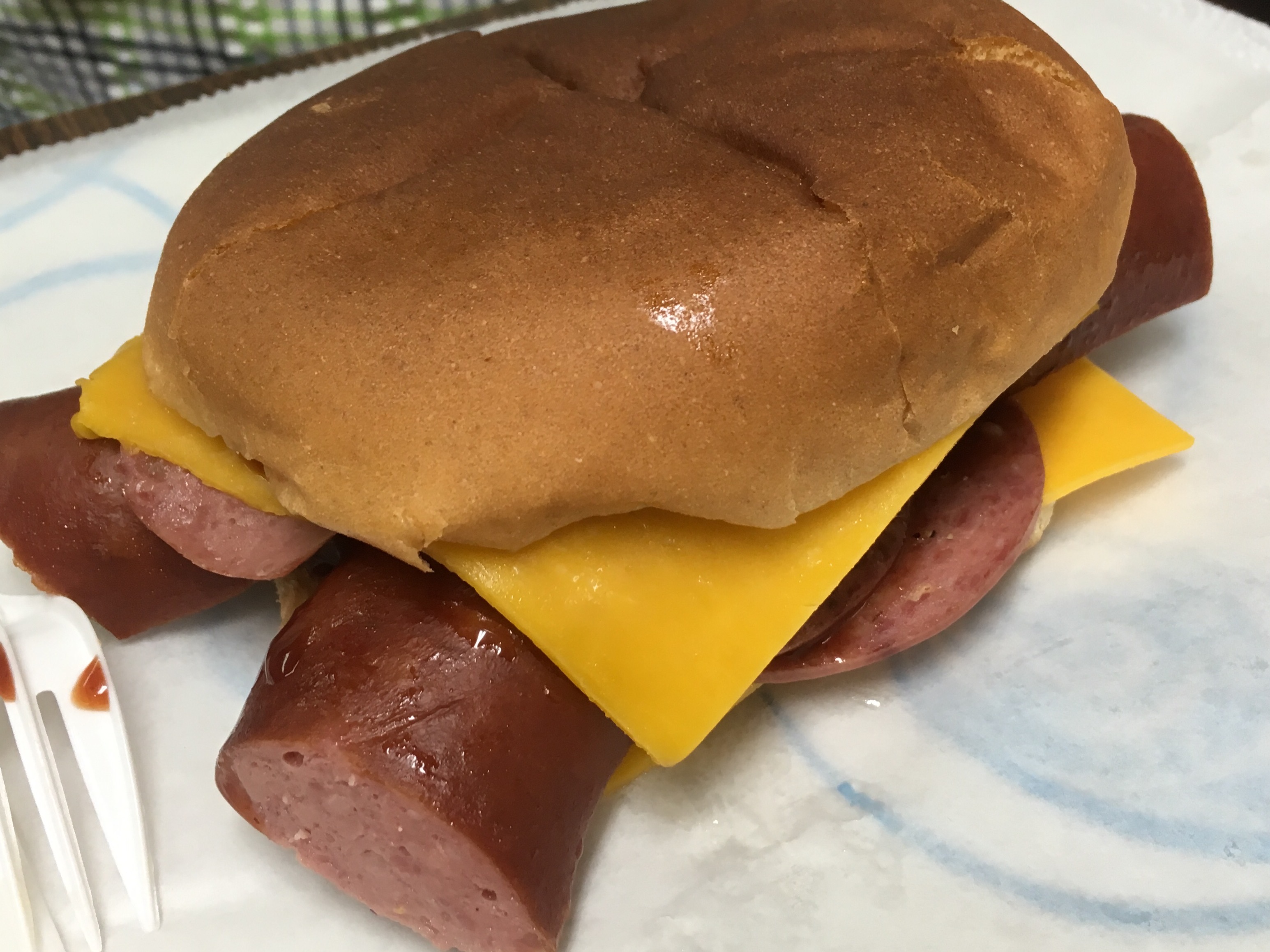 Roadfood ~ The Roadtripper's Companion