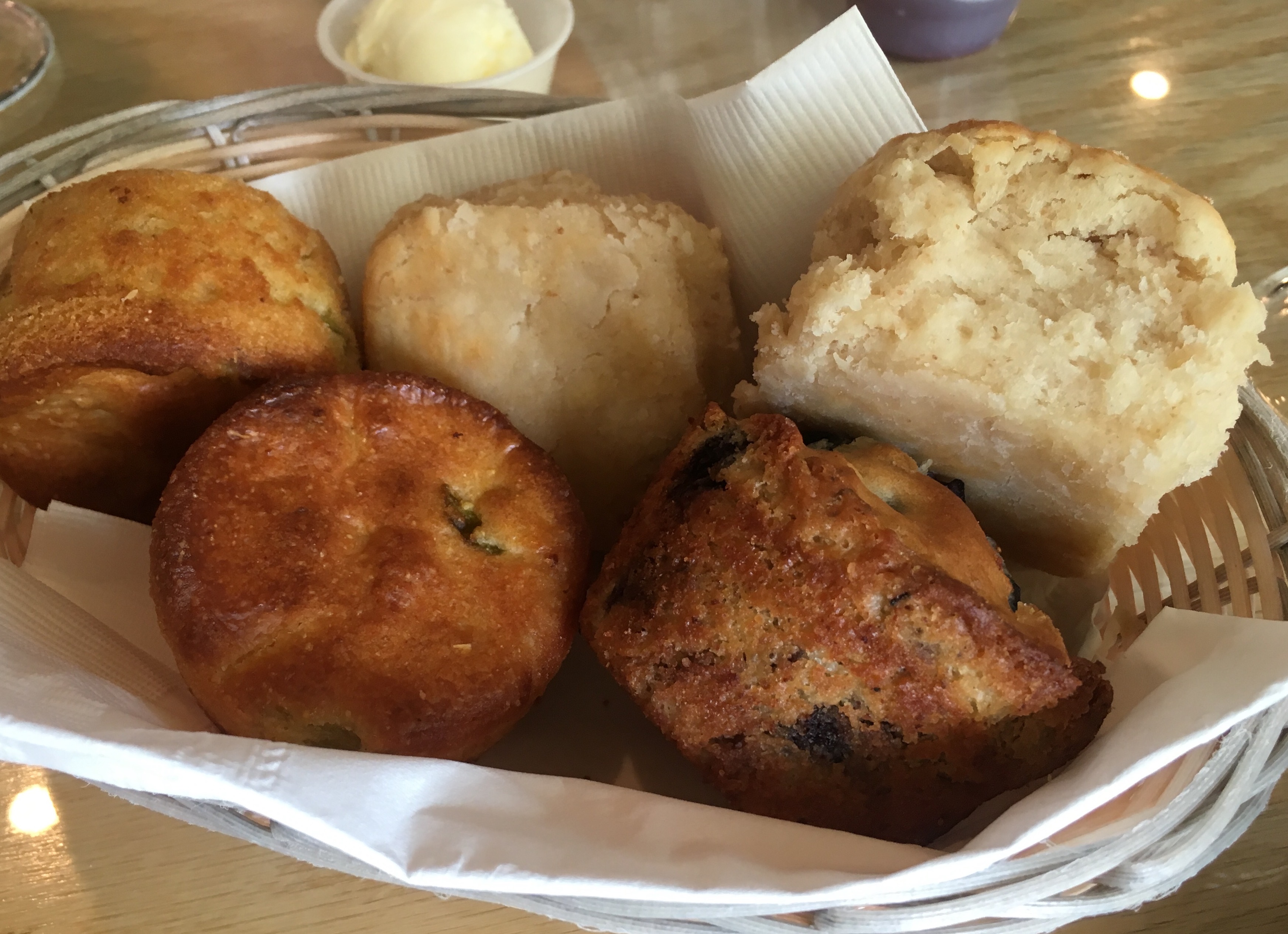 Roadfood ~ The Roadtripper's Companion