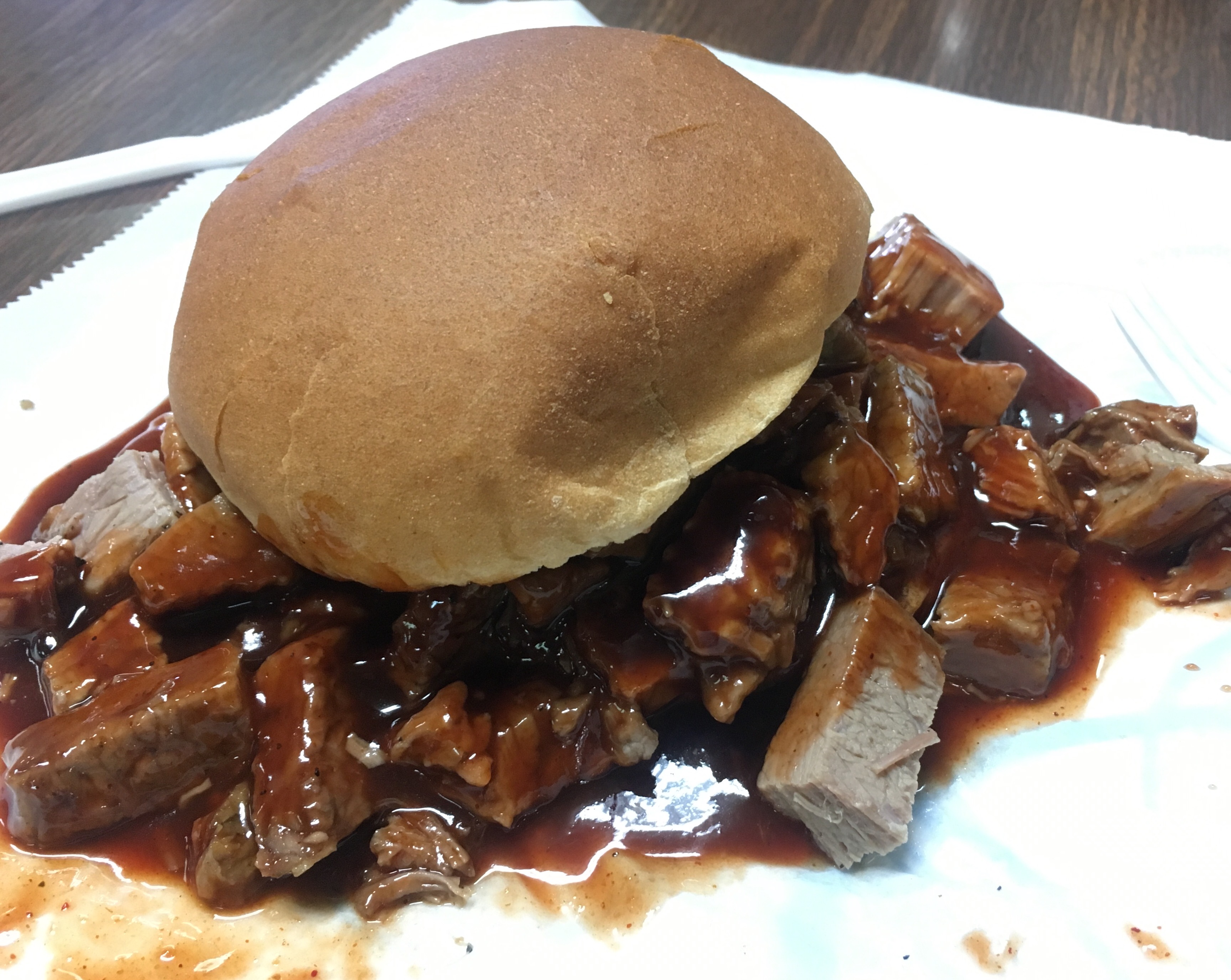 Roadfood ~ The Roadtripper's Companion